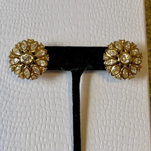 Christian Dior Signed Flower Marquise Circle Pierced Earrings - Picture 5 of 7